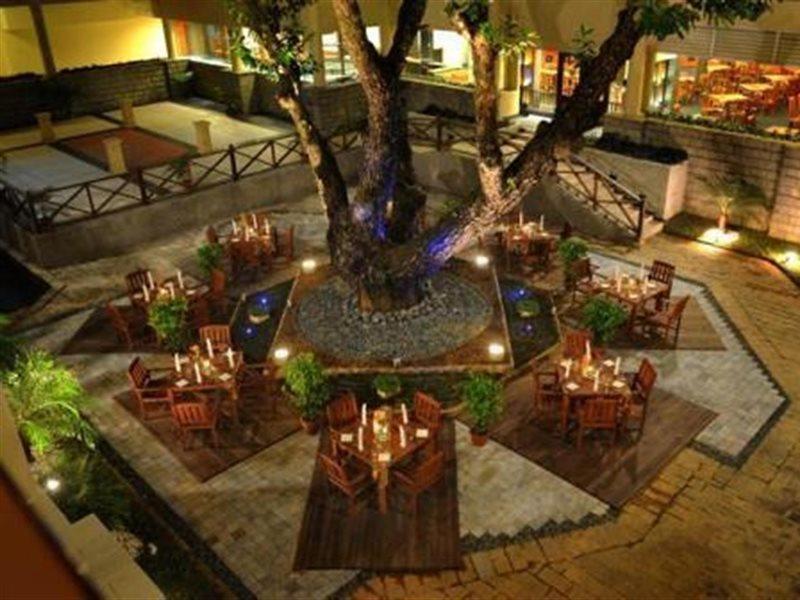 다마이 푸리 리조트 앤 스파 쿠칭 외부 사진 The lobby of the hotel