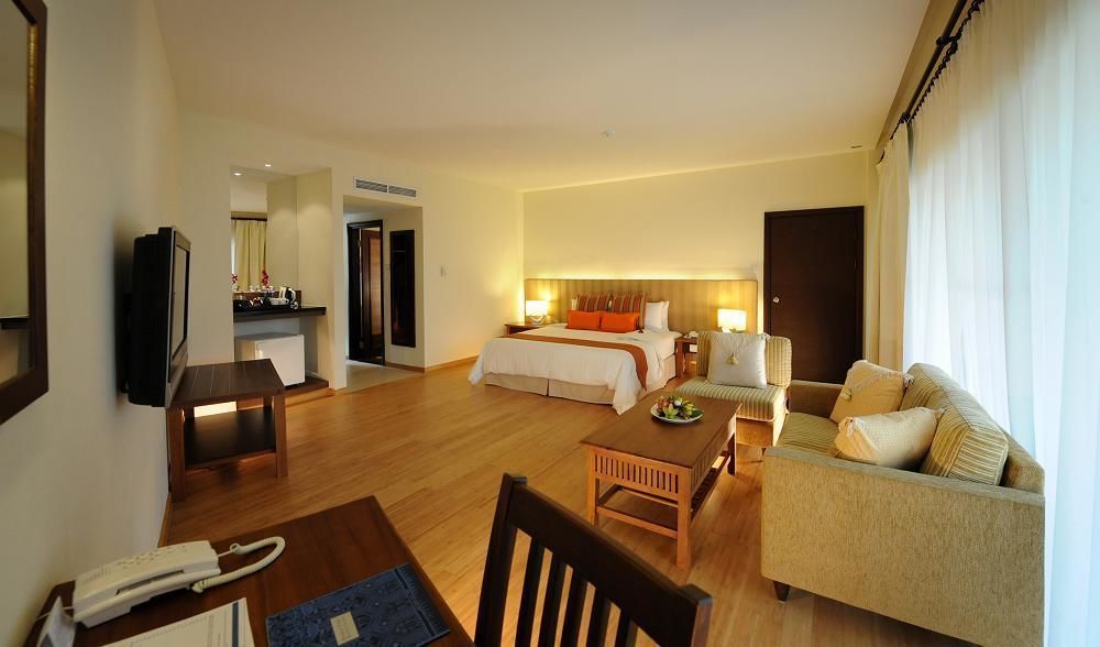 다마이 푸리 리조트 앤 스파 쿠칭 외부 사진 A suite at the Park Royal Beach Resort