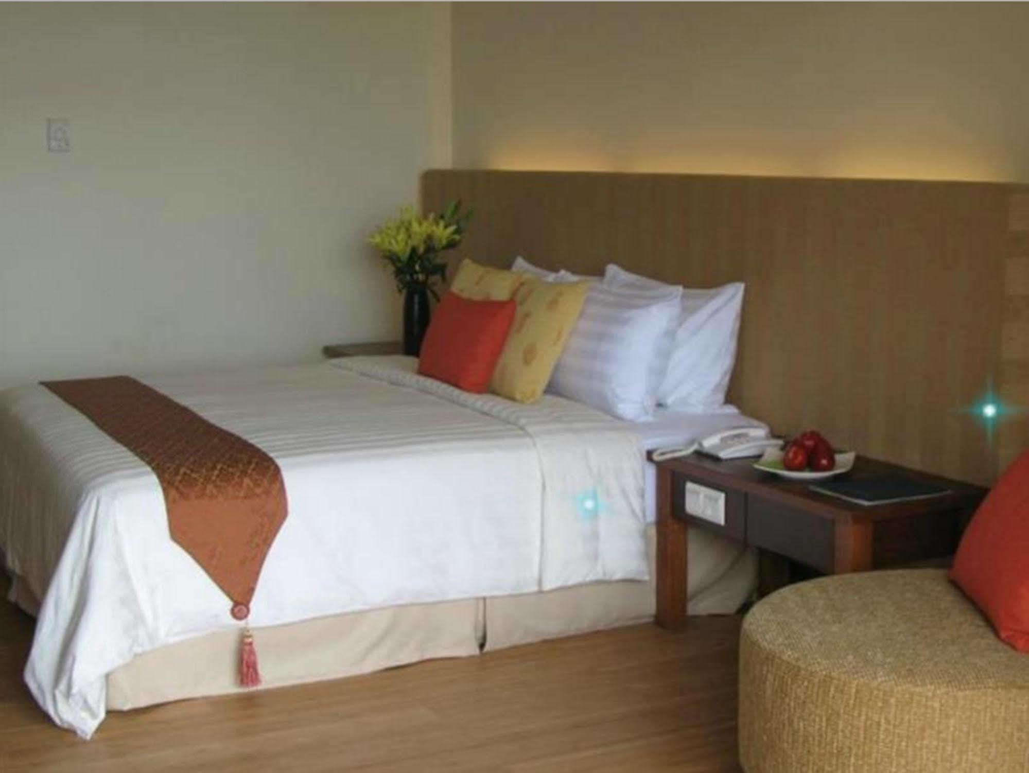 다마이 푸리 리조트 앤 스파 쿠칭 외부 사진 A bedroom at the hotel