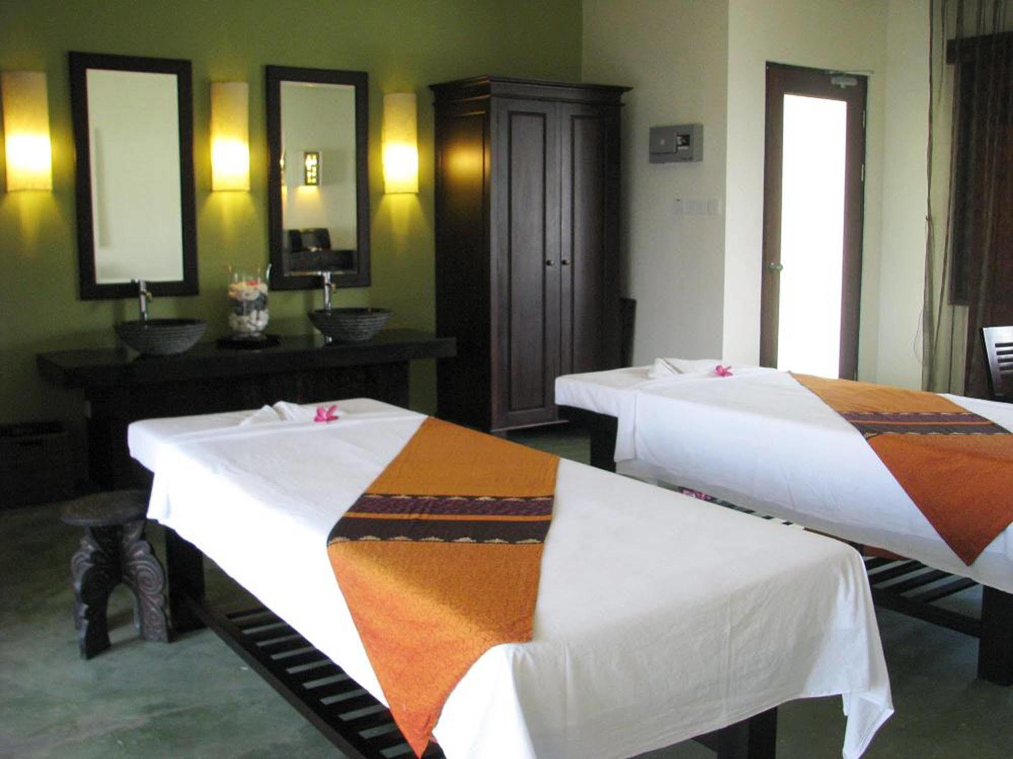 다마이 푸리 리조트 앤 스파 쿠칭 외부 사진 A spa in Thailand